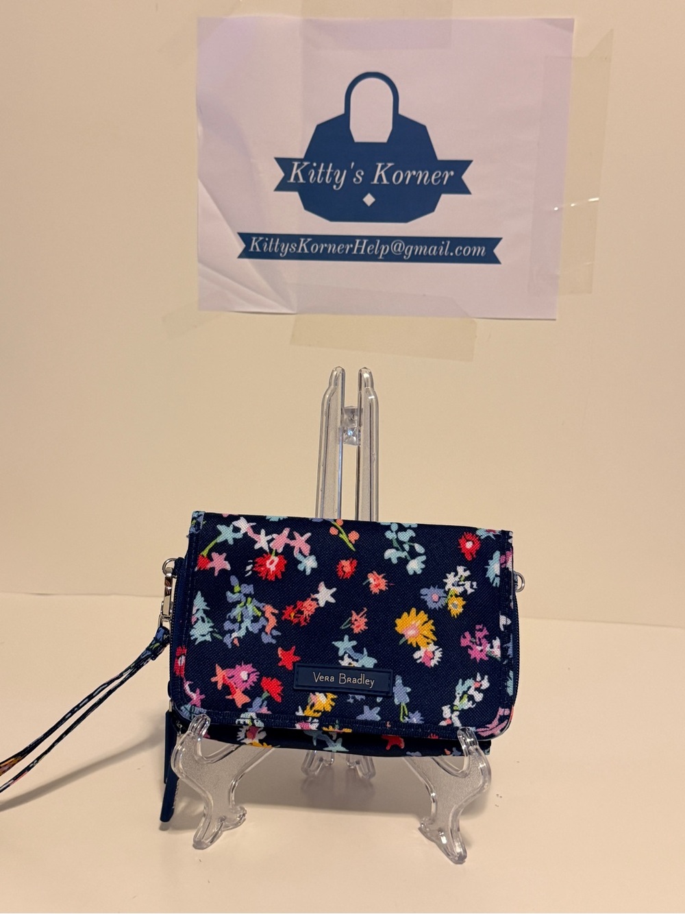 NWOT Vera Bradley Wristlet Wallet Scattered Wild Flowers Pattern